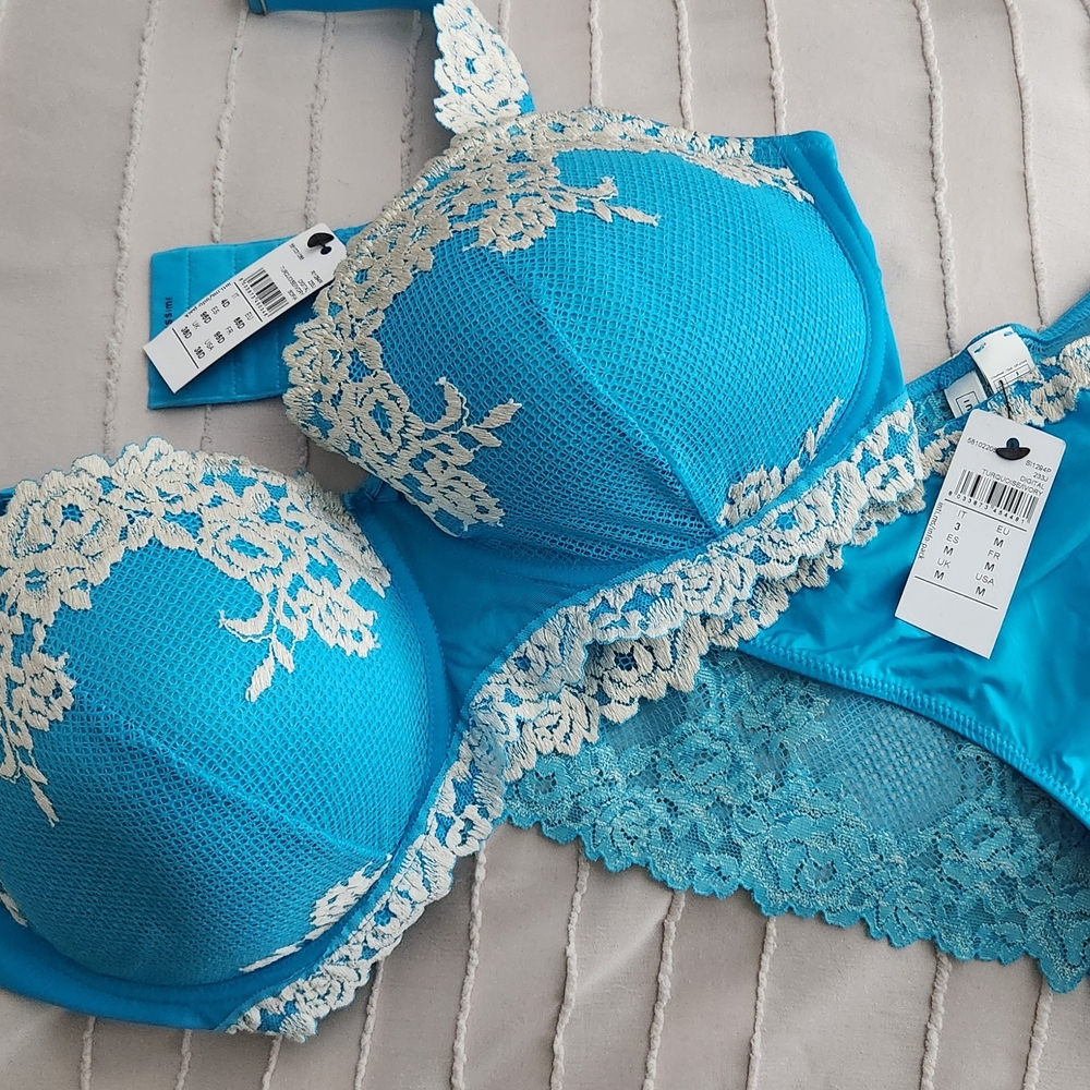 Intimissini Turquoise Lace Trim Bra and Panty Set